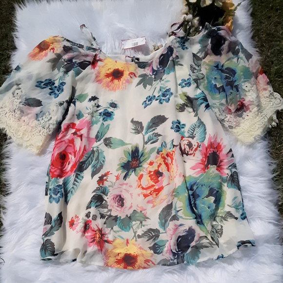 Kori America Tops - Floral Blouse 3/4 Sleeve Sz. Small NWT